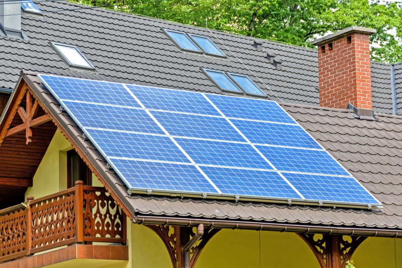 chauffagiste-CARCES-min_solar-panels-1477987